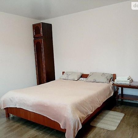 Family And Friends Apartment Тернопил Екстериор снимка