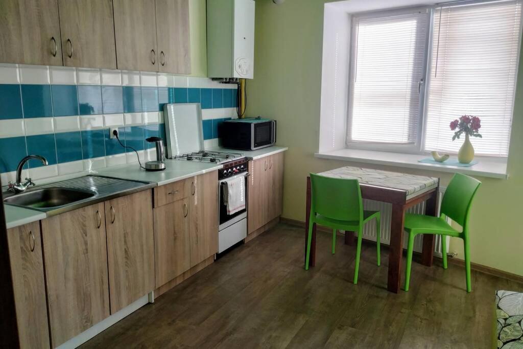 Family And Friends Apartment Тернопил Екстериор снимка
